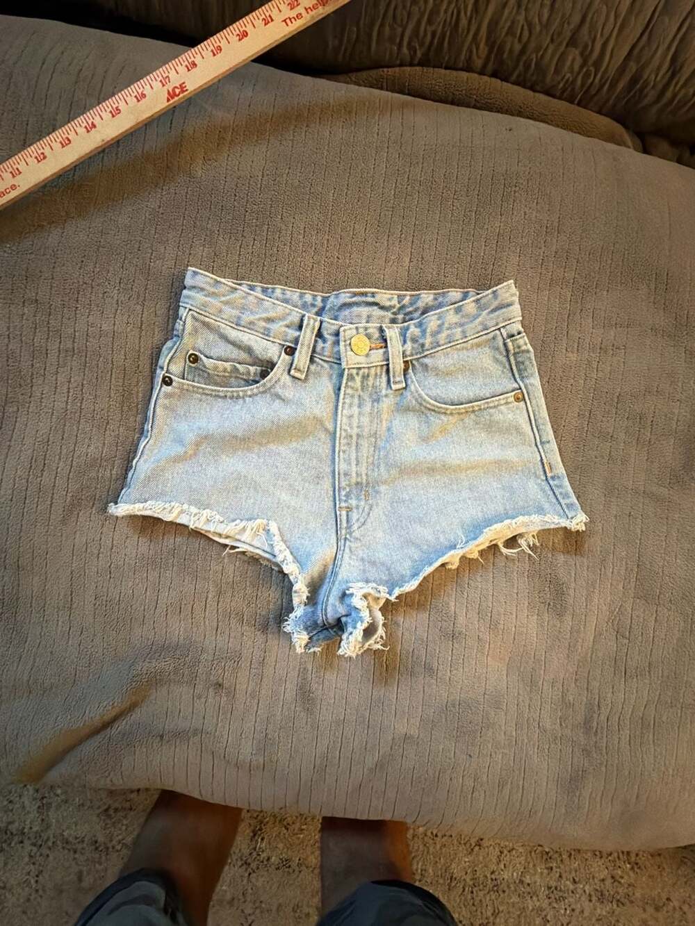 BDG Denim Cut Off Shorts Size 24 Light Wash Raw Hem